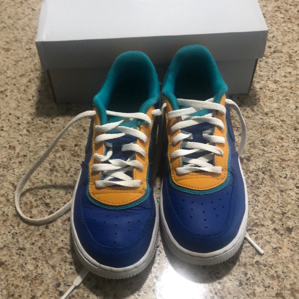 Childrens Nike Low Top AirForce One